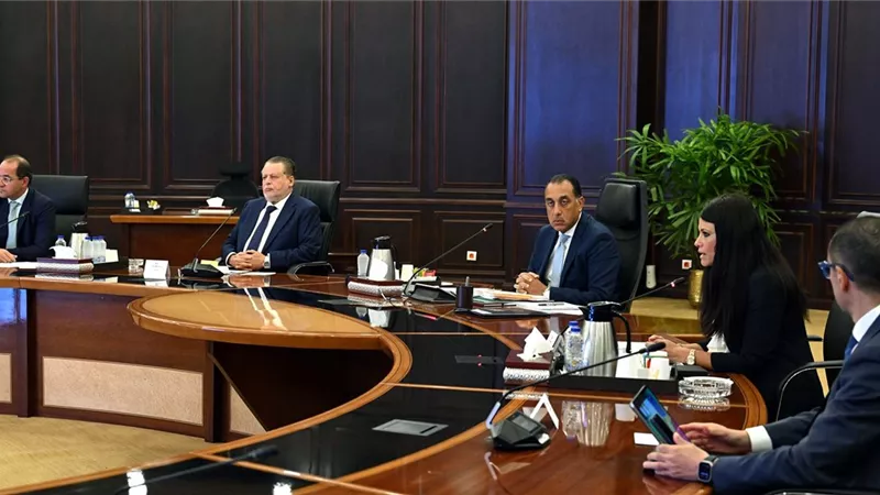 رئيس الوزراء يترأس اجتماع السياسات المالية والنقدية بالعلمين