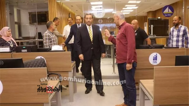 محافظ دمياط يتابع أعمال إزالة بناء مخالف بكفر البطيخ