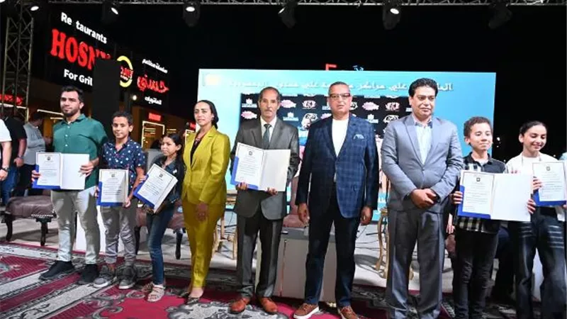 محافظ جنوب سيناء يكرم أوائل طلاب الثانوية العامة والازهرية