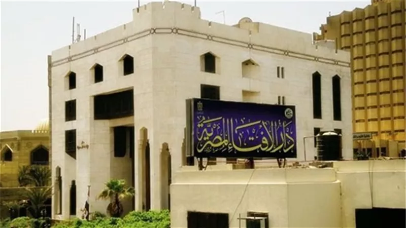 حكم وضع المكياج الخفيف وطلاء الأظافر في الوضوء