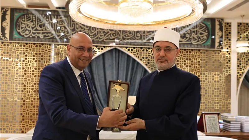 تقديم خدمات في مجالات حجز تذاكر الطيران والاستقبال في المطارات والنقل السياحي
