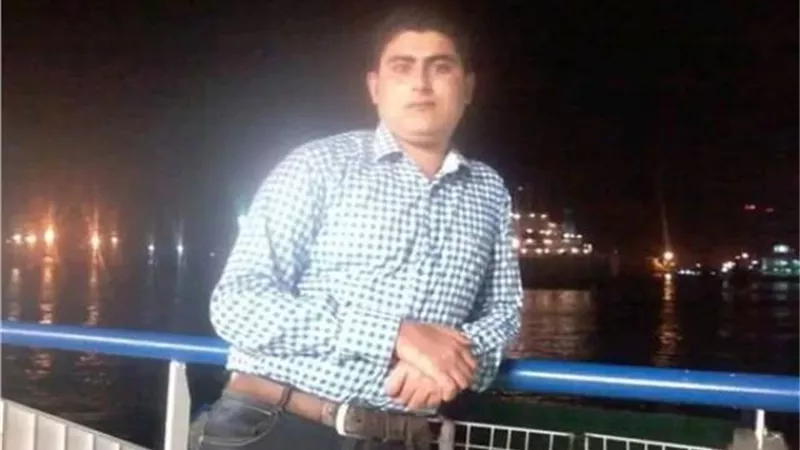 تشييع جنازة عريس لحق بعروسه بعد ساعات من وفاتها بكفر الشيخ