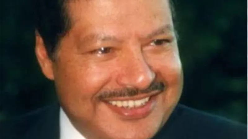 في ذكراه التاسعة .. إطلاق اسم أحمد زويل على استوديو 45 بالإذاعة المصرية