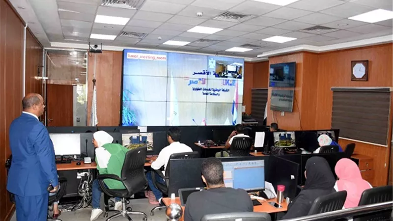 المحافظ.. نقف على مسافة واحدة من كافة المرشحين