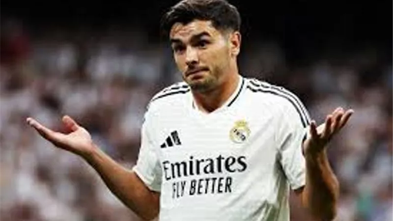 إبراهيم دياز يجدد عقده مع ريال مدريد في يوم ميلاده