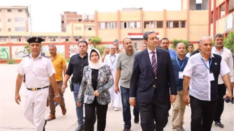 محافظ دمياط يتفقد المقار الإنتخابية