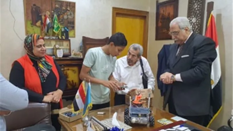 مدير تعليم القليوبية يكرم النماذج المتميزة على مستوى المحافظة