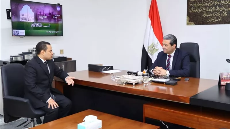 محافظ دمياط يلتقى مدير الصحة الجديد