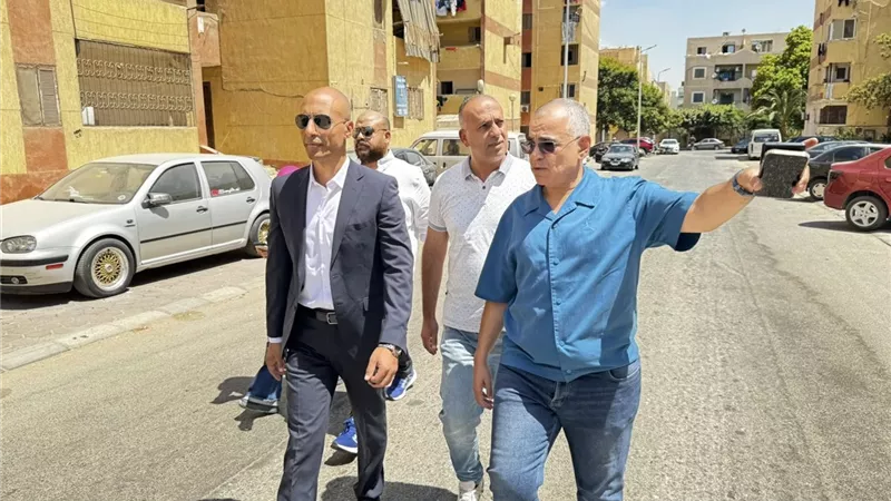 الغيطي يتابع تطوير الأحياء القديمة بالتجمع الخامس