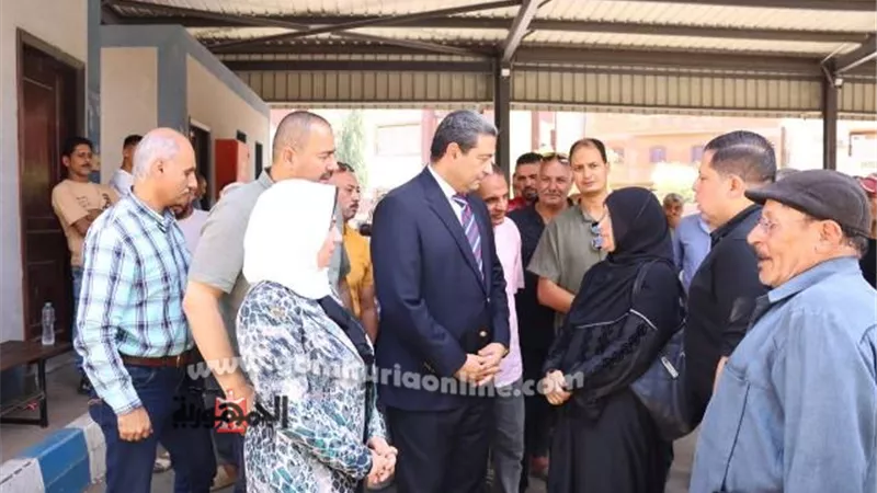 محافظ دمياط يتفقد موقف سيارات الأجرة بكفر سعد