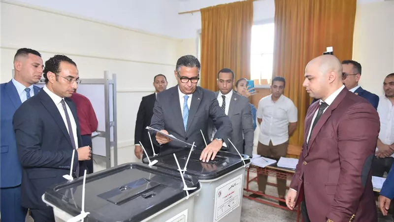 وزير التموين يُدلي بصوته في انتخابات مجلس الشيوخ