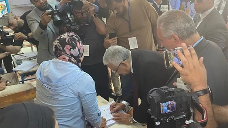 رئيس مجلس النواب يدلي بصوته في انتخابات الشيوخ 2025