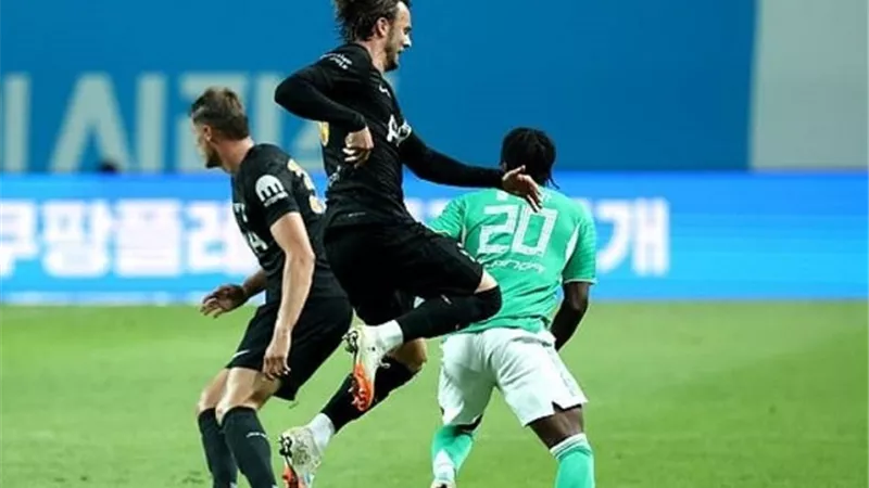 بالفيديو.. توتنهام يتلقي ضربة موجعة قبل انطلاق الدوري الإنجليزي