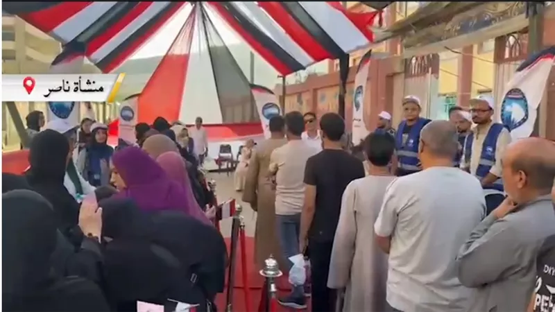 أهالي منشأة ناصر بالمئات أمام لجان إنتخابات مجلس الشيوخ