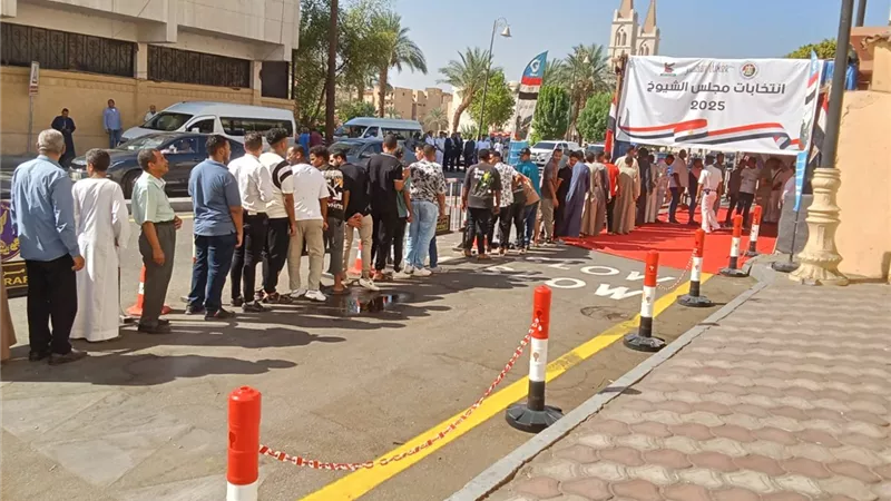 اقبال فوق المتوسط على التصويت فى اليوم الأول لإنتخابات الشيوخ