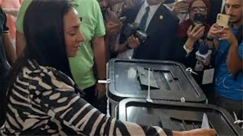 وزيرة التضامن تدلي بصوتها في انتخابات الشيوخ بالدقي