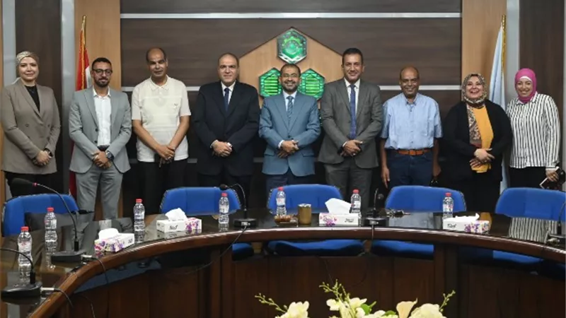 خطوة هامة من جهاز العاشر وجمعية المستثمرين بشأن مستقبل الطلاب.. صور