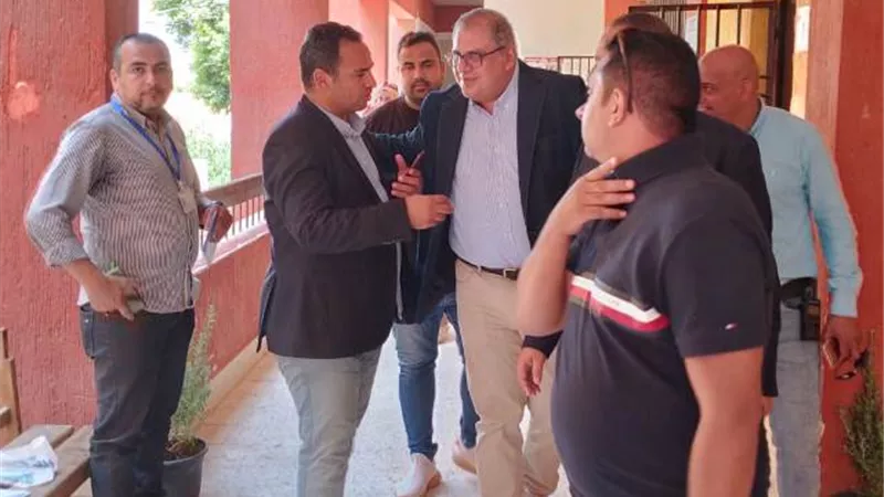 رئيس جهاز مدينة الشروق يتفقد مقرات لجان إنتخابات مجلس الشيوخ.. بالصور