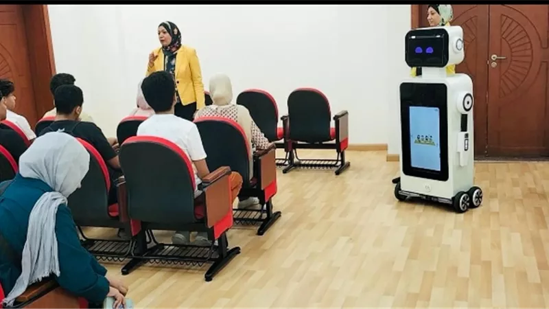الروبوتات تستقبل طلاب معهد الكوزن في أول أيام الاختبارات