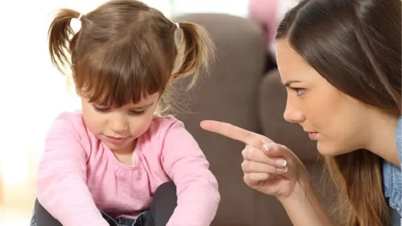 كيف تتحكمين في غضبك على طفلك؟