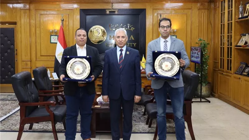فرحات يُكرِّم علماء جامعة المنيا الفائزين بجوائز الدولة التشجيعية