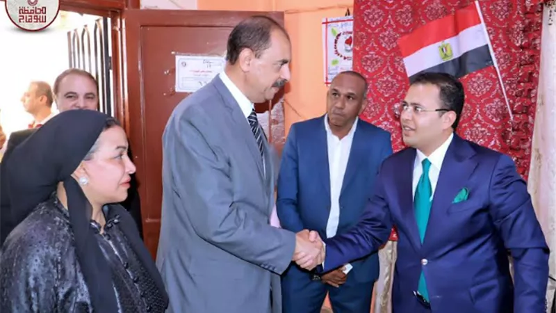 محافظ سوهاج يتفقد عددا من اللجان الفرعية