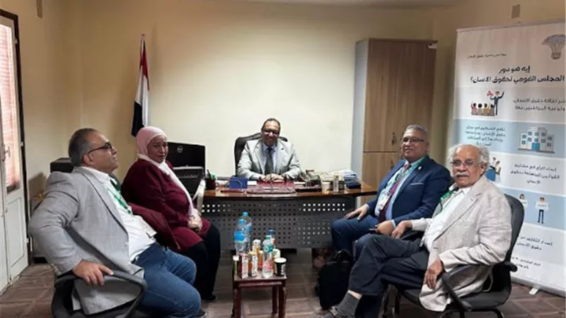 وفد عربي ودولى لحقوق الانسان يتفقد لجان الإنتخابات بالسويس