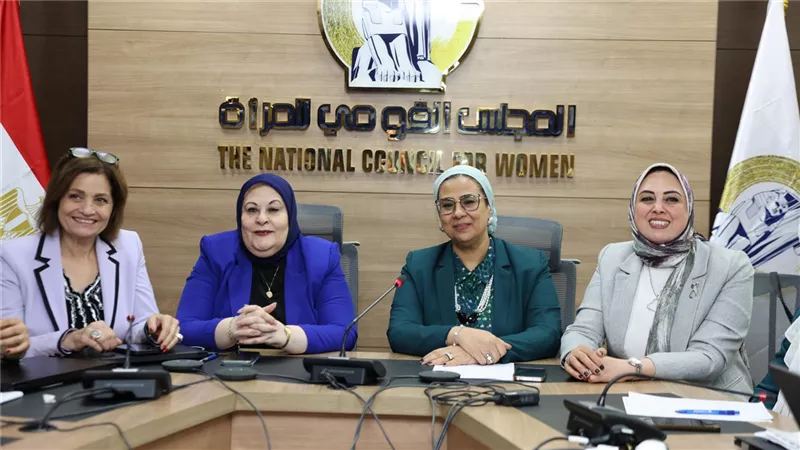 الأزهري يشيد بالمرأة المصرية وتصدرها الصفوف للدفاع عن وطنها