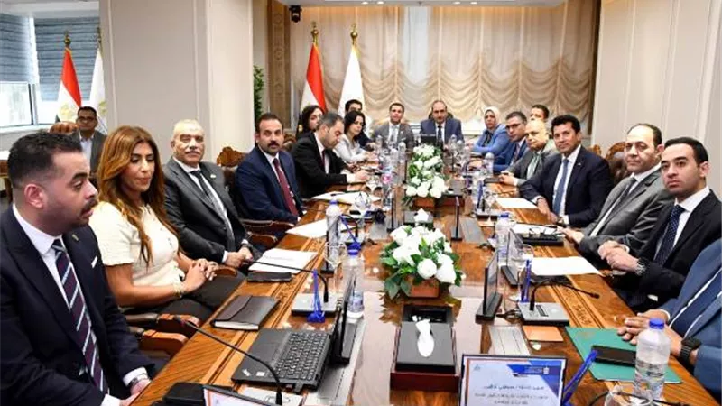 وزير الشباب يبحث التعاون مع رئيس جهاز مستقبل مصر للتنمية المستدامة