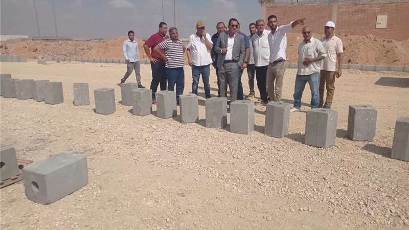 رئيس جهاز العاشر يشدد على استكمال مرافق المنطقة الصناعية