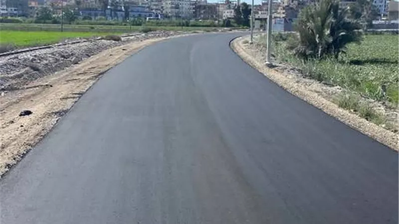 بدء أعمال رصف طرق قرى 