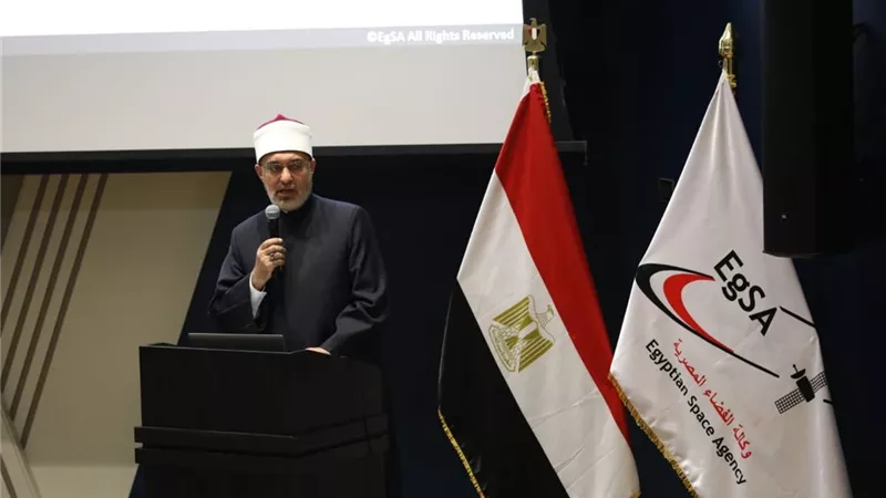 المفتي:تطبيق أحكام الأرض على رواد الفضاء إخلال بمقاصد الشريعة