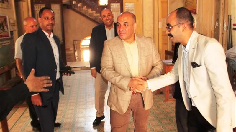 قيادات جامعة أسيوط يشارك بالانتخابات ويدعو المواطنين لأداء بأصوات