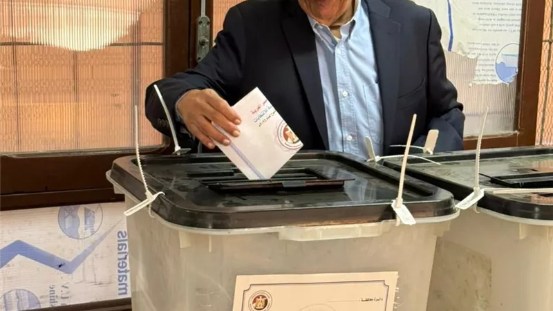 شردي يدلي بصوته في اليوم الثاني للانتخابات