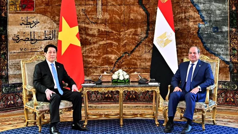 الرئيس السيسي يستقبل رئيس جمهورية فيتنام الاشتراكية بقصر الاتحادية