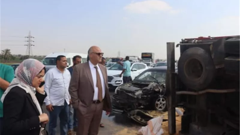 محافظ القليوبية يتدخل لإعادة الحركة المرورية بعد حادث تصادم بطريق شبرا بنها الحر