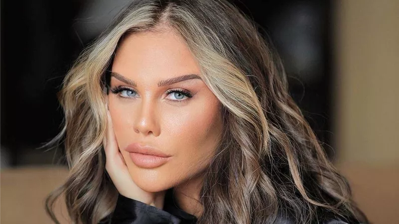 نيكول سابا تحتفل بأحدث أعمالها الغنائية
