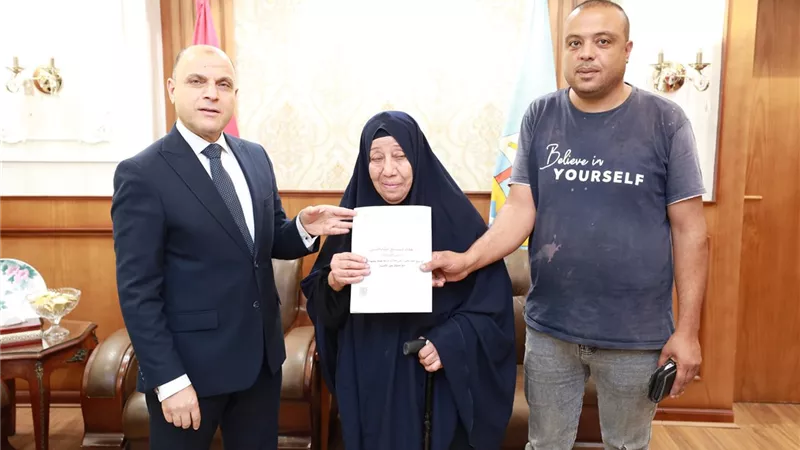 محافظ كفرالشيخ يُسلّم20عقد تقنين أراضي أملاك دولة للمستفيدين