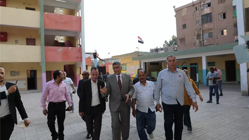 محافظ الجيزة يتابع سير الإنتخابات ميدانيًا بأحياء الدقي وجنوب