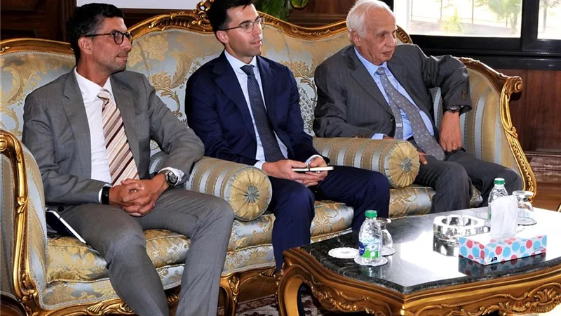 وزير الطيران يبحث مع وفد بوينج دعم التعاون فى النقل الجوى