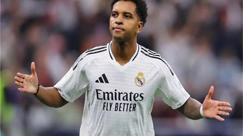 بعد فشل التعاقد مع رودريجو.. توتنهام يستهدف لاعبا مدريديا آخر