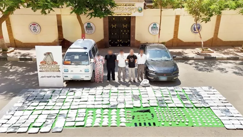 ضبط عناصر بؤرة إجرامية شديدة الخطورة لتجارة المخدرات بالسويس