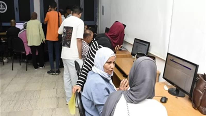 إقبال كبير على معامل عين شمس لإستقبال طلاب المرحلة الثانية للتنسيق
