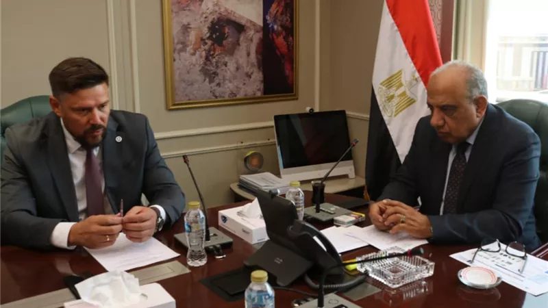 عصمت يبحث مع هيئة الطاقةالنووية الروسية توطين صناعة الأنظمة الكهربائية