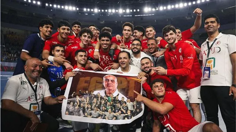 مع صورة طارق محروس..إحتفال لاعبي منتخب مصر بالفوز على كوريا