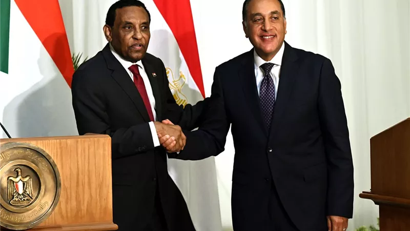 رئيس وزراء السودان: العهد مع مصر لن ينكسر