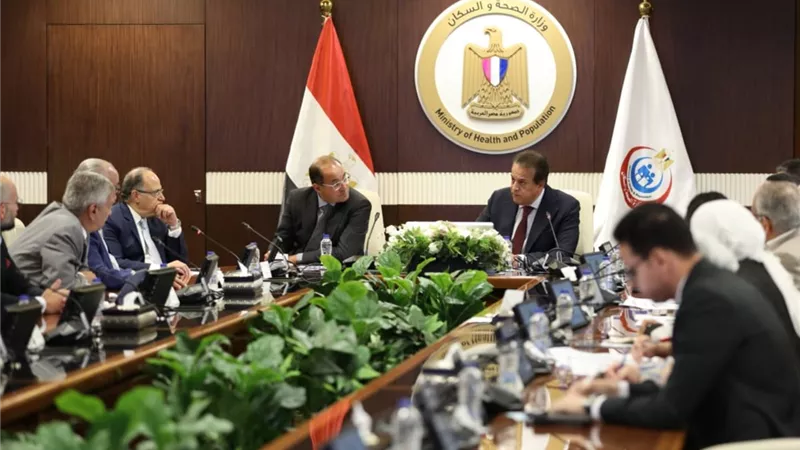 وزير الصحة يتابع سلاسل توريد الأدوية وسداد مستحقات الشركات