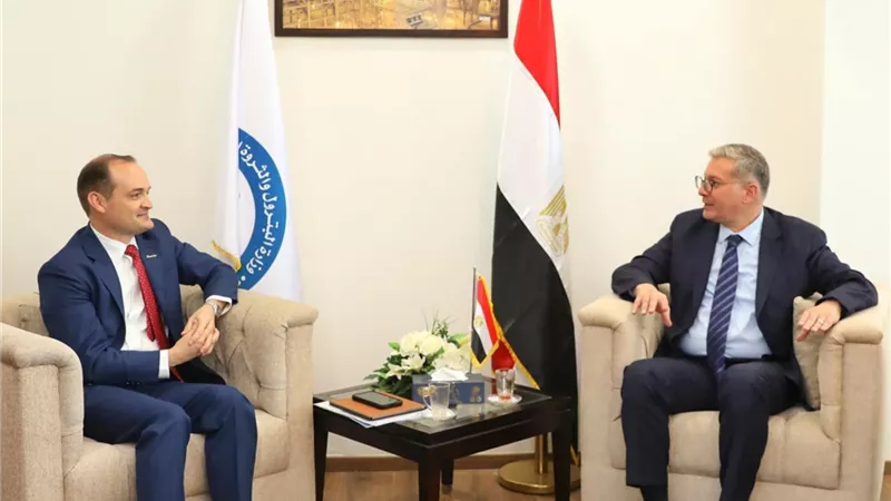 وزير البترول يلتقي نائب رئيس أباتشي الأمريكية
