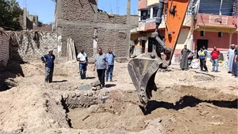 إيقاف 4 حالات تعدى بالبناء خلال حملات بمدينة الأقصر