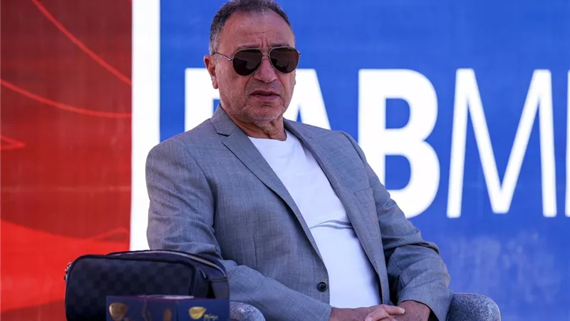 الخطيب يدعم لاعبي الأهلي قبل مواجهة مودرن سبورت